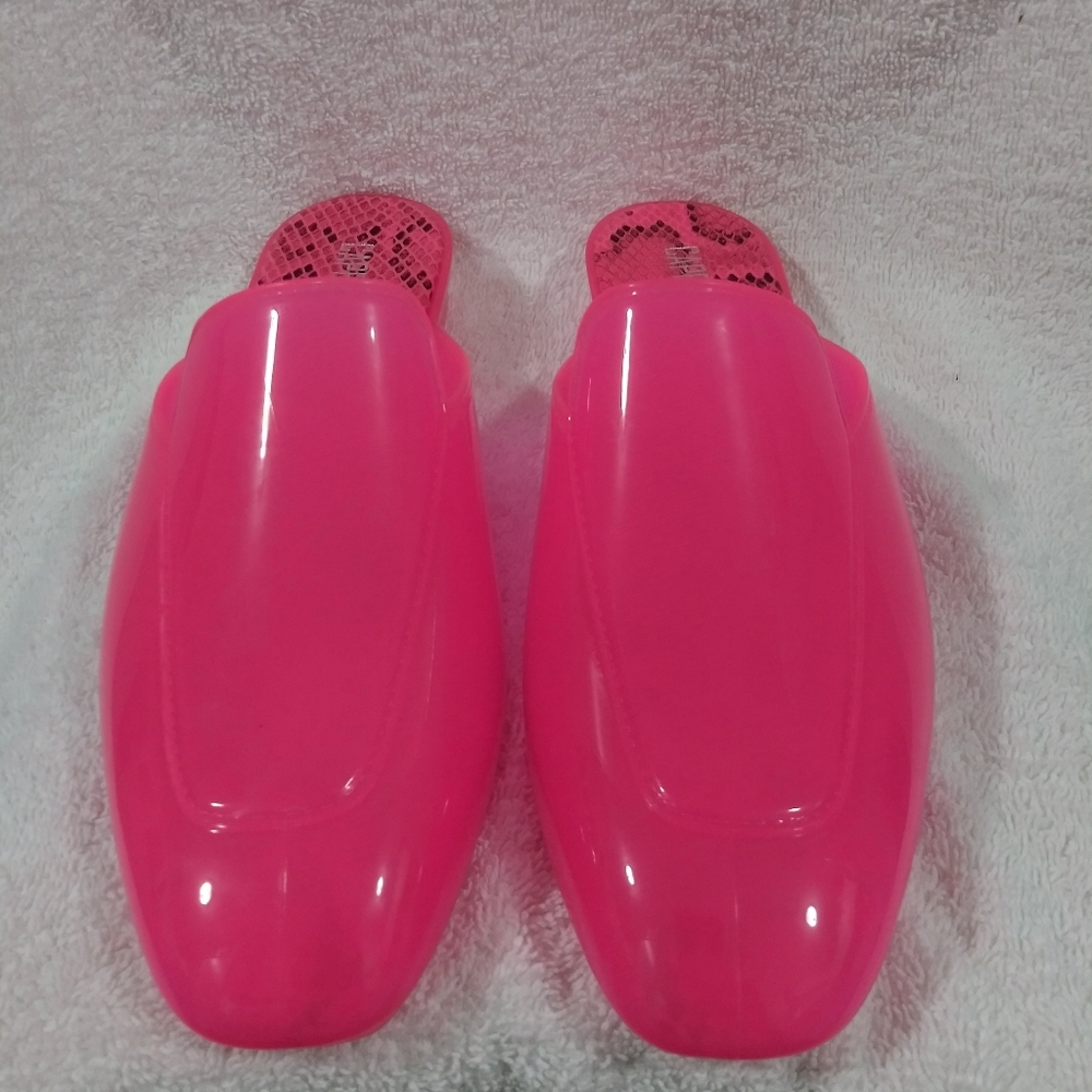 🆕Cape Robbin Venomous slip on mules